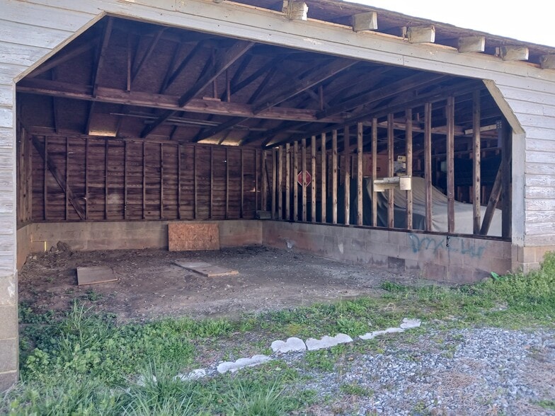 Garage - Available for additional fee - 505 W Front St