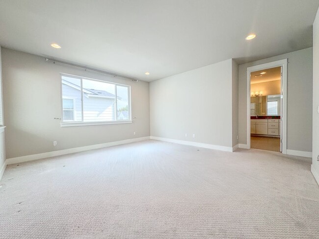 Building Photo - New 4 bed with bedroom and bath on main floor