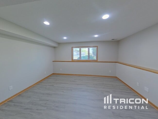 Building Photo - 2094 French Trace Ave