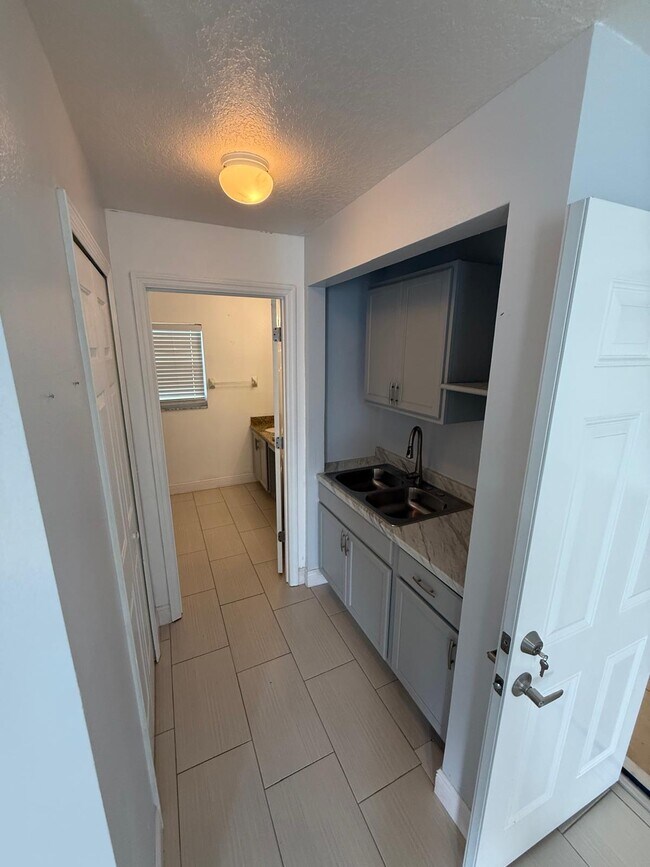 Building Photo - 2531 Sage Dr