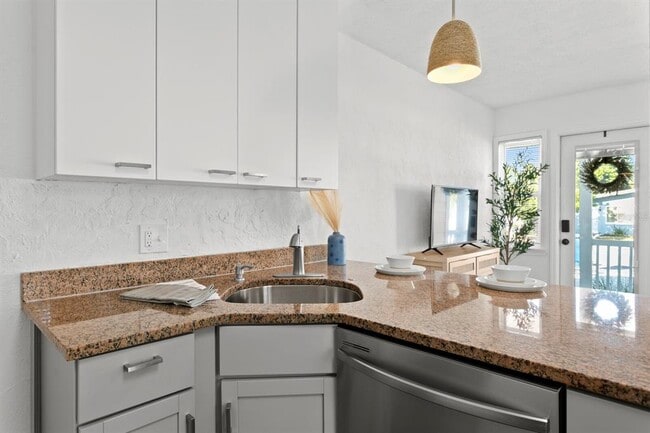 Building Photo - 13304 2nd St E