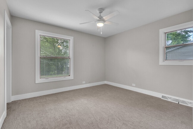 Building Photo - 440 Huehl Rd