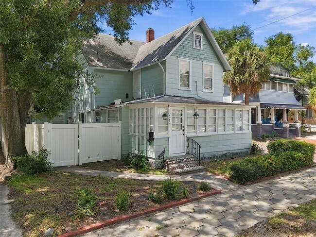 Building Photo - 524 3rd St N