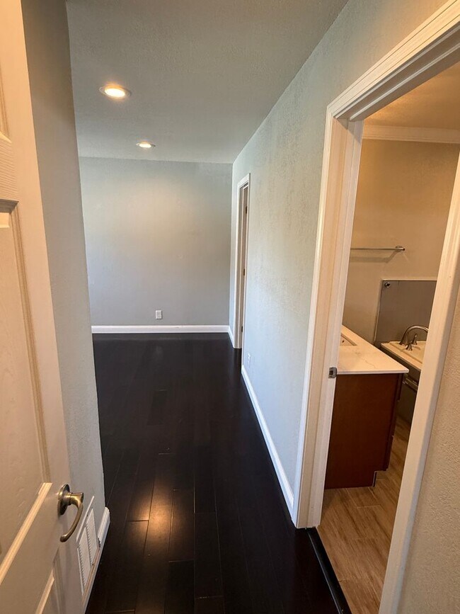 Building Photo - 32625 Lake Mead Dr