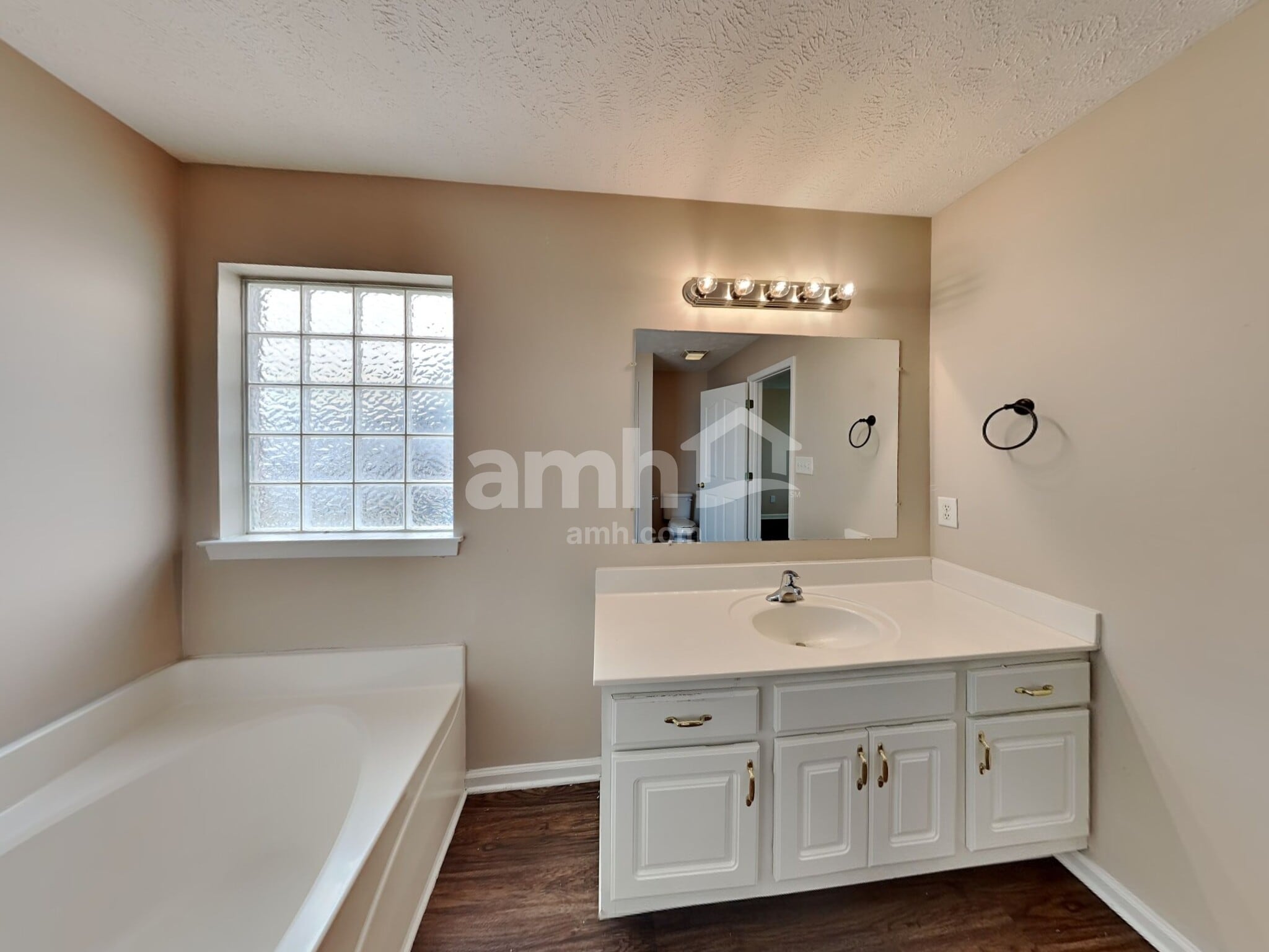 Building Photo - 1150 Rock Ledge Pass