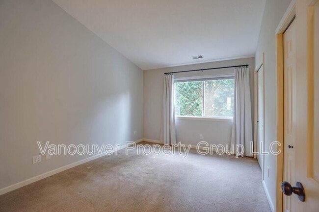 Building Photo - 8717 NE 17th St