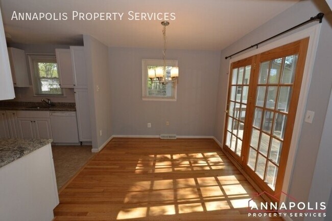 Building Photo - 556 Arundel Dr