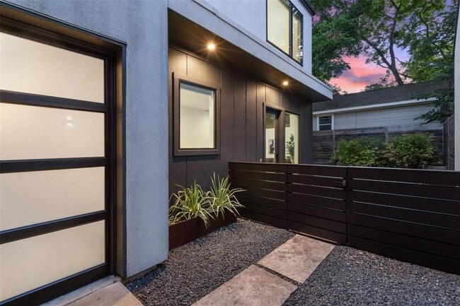 Building Photo - 1903 Frazier Ave