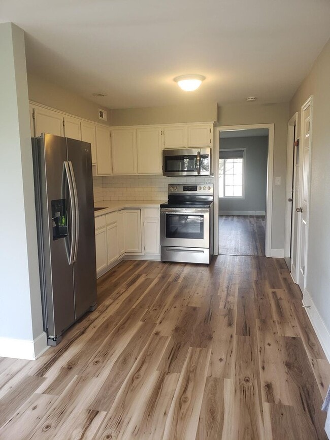 Building Photo - Remodeled Bungalow in Camas!