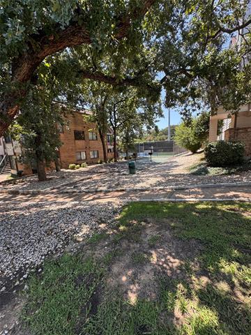 Building Photo - 2305 Basil Dr