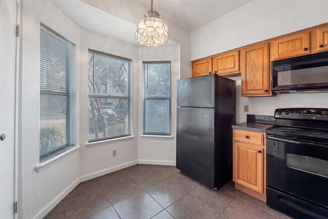 Building Photo - 12400 Brookglade Cir