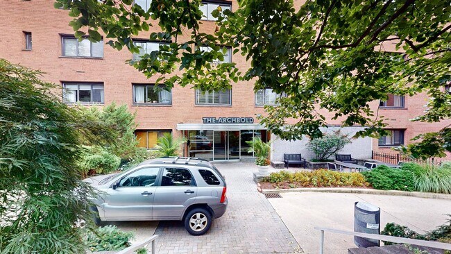Building Photo - 2725 39th St NW