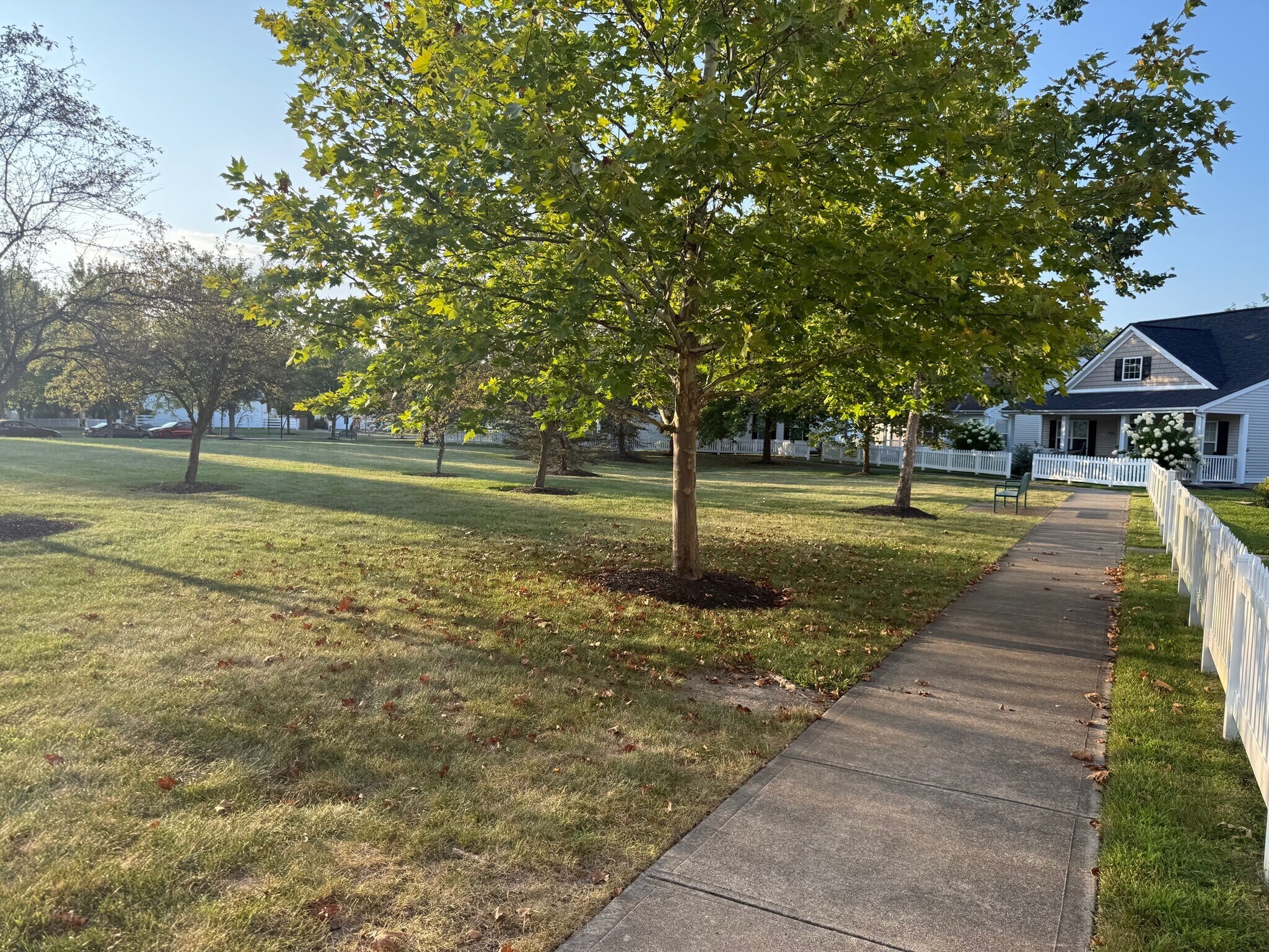 Front Park Right - 6186 New Albany Rd W