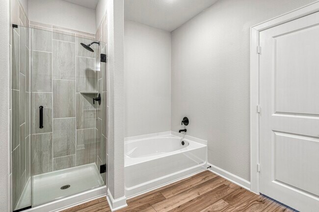 Building Photo - 15671 Honey Cv Dr