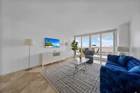 Building Photo - 1717 N Bayshore Dr