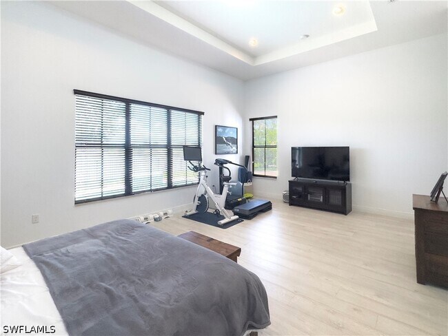 Building Photo - 5169 Roma St S