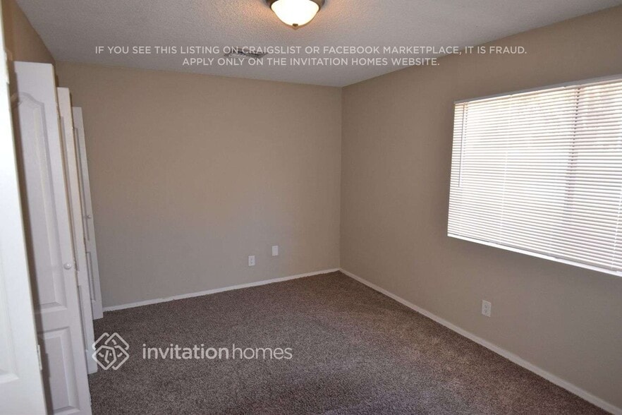 Building Photo - 3029 N Comanche Dr