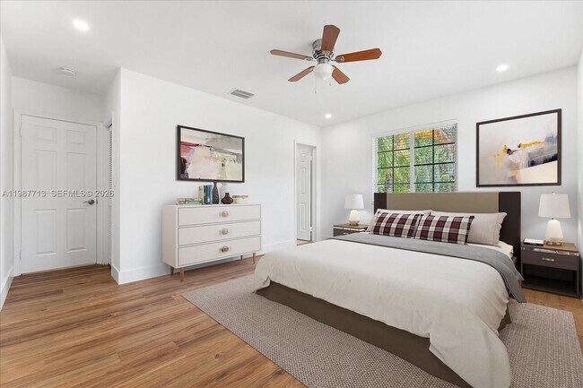 Building Photo - 3619 S Le Jeune Rd