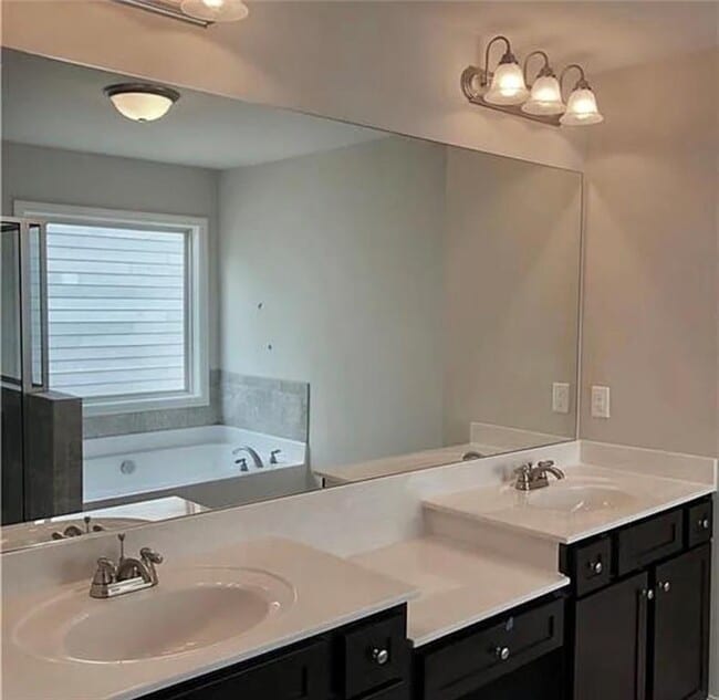 Building Photo - 1925 Wheylon Dr