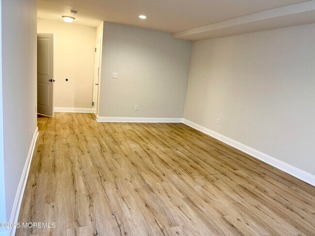 Building Photo - 320 8th Ave