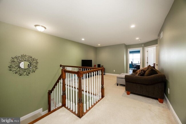Building Photo - 71 Iron Hill Way