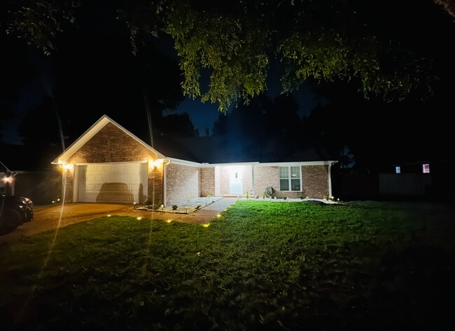 Building Photo - 560 Old Humboldt Rd