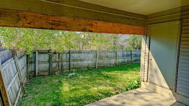 Building Photo - 2035 Bridgewater Cir