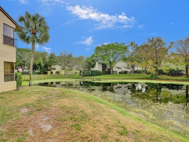 Building Photo - 3689 Cocoplum Cir