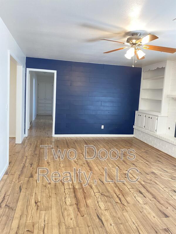 Building Photo - 304 Linda Ln