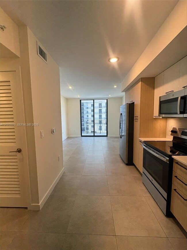 Building Photo - 16395 Biscayne Blvd