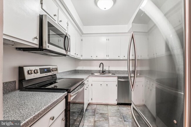 Building Photo - 4640 36th St S