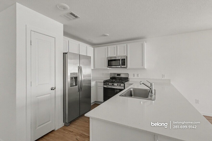 Building Photo - 21523 Casavatore Dr