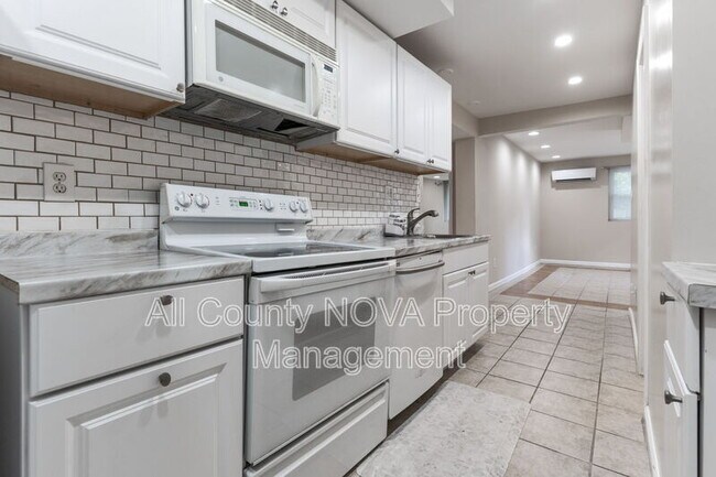 Building Photo - 4141 21st Rd N