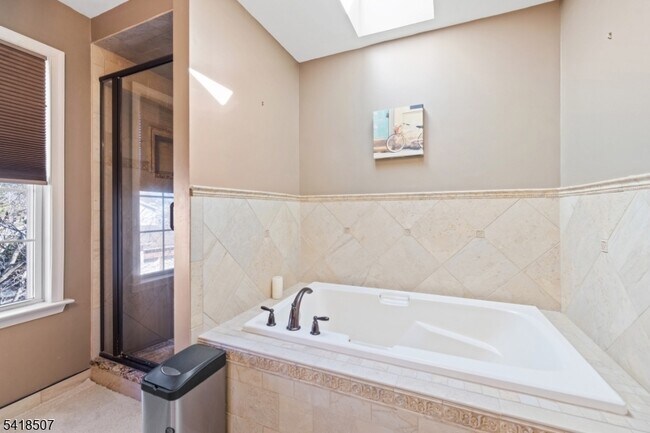 Building Photo - 29 Newell St