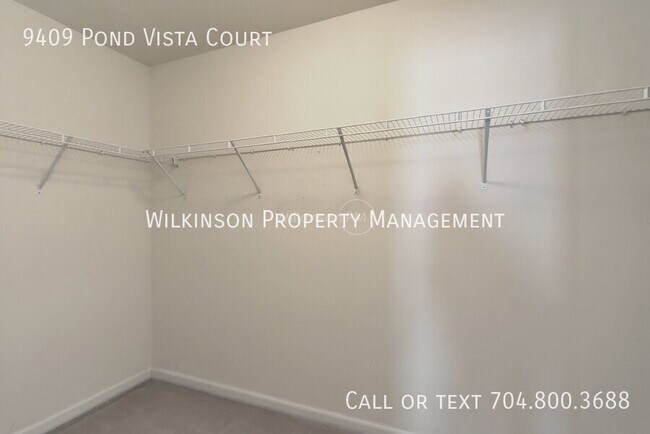 Building Photo - 9409 Pond Vista Court