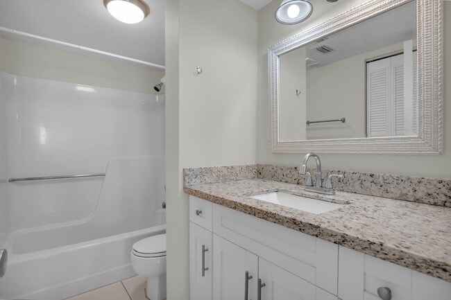 Building Photo - 21911 Lake Forest Cir