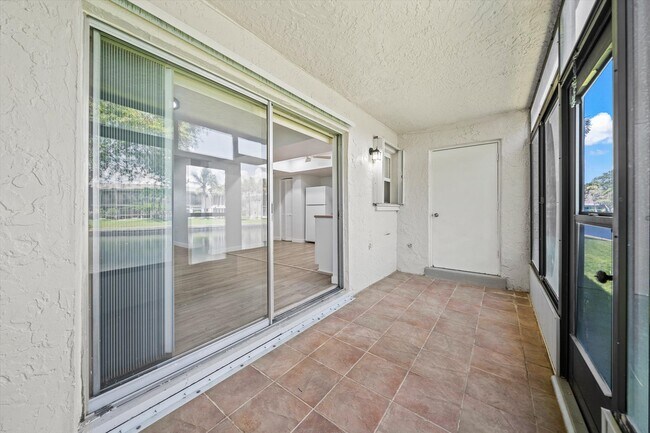 Building Photo - 413 Blue Jay Ln