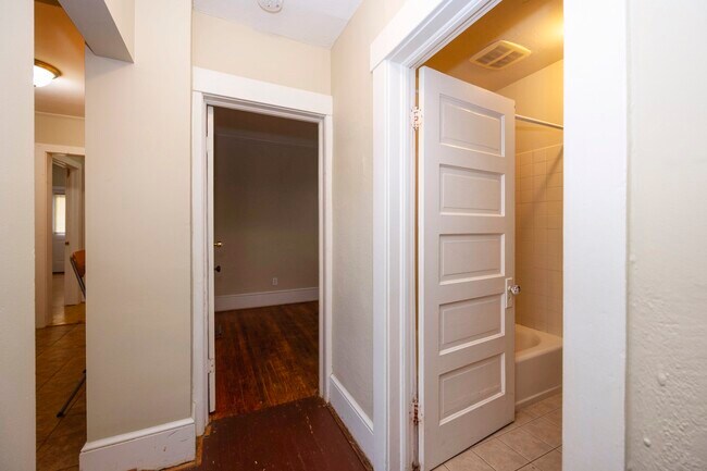 Building Photo - 201 Koch Ave