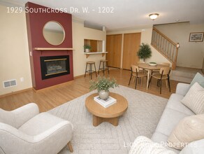 Building Photo - 1929 Southcross Dr W