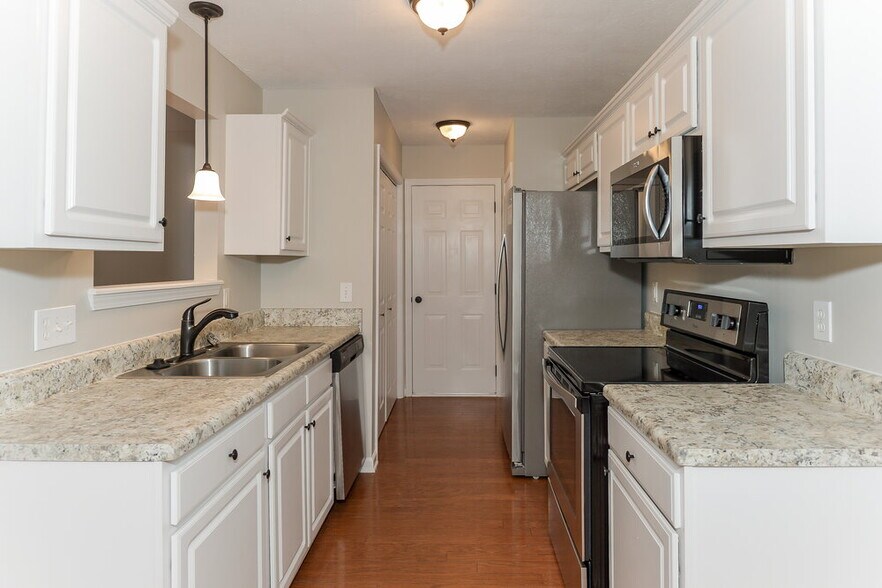 Building Photo - 504 Parrish Way