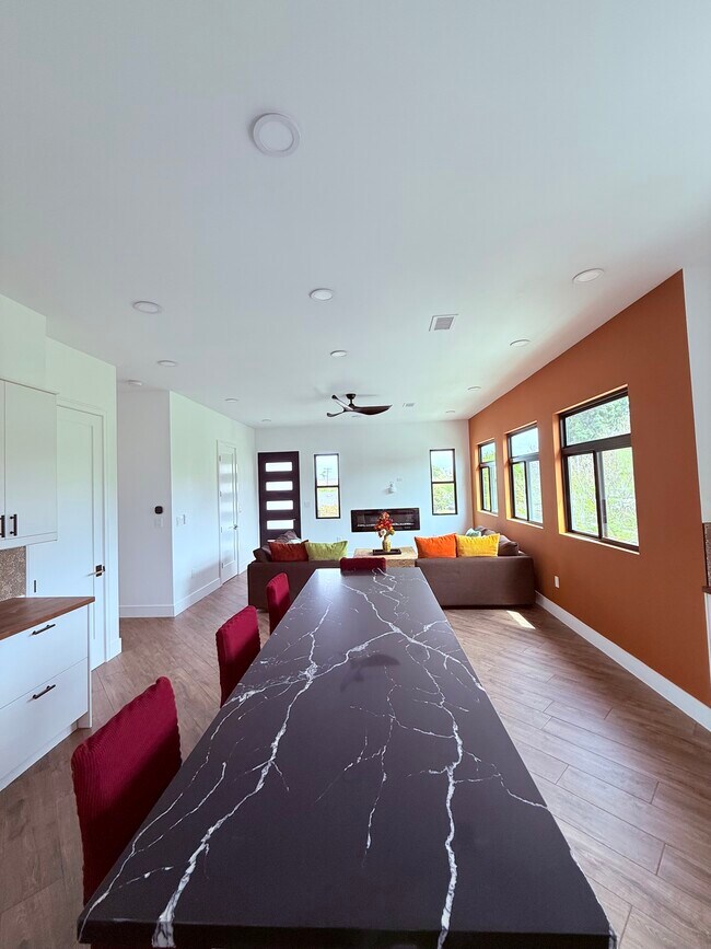 Building Photo - 3273 Hedwig Rd