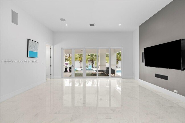 Building Photo - 9580 SW 101st Terrace