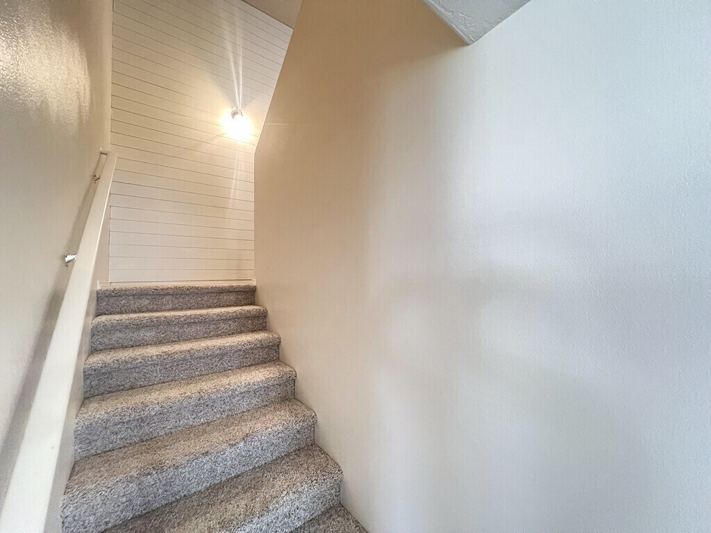Building Photo - 9656 W Shelborne Dr