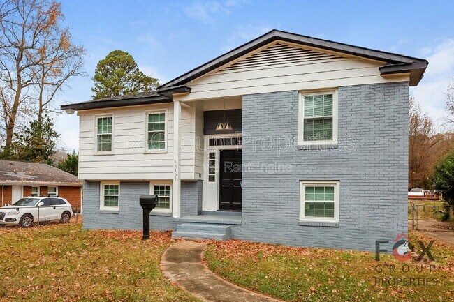 Building Photo - 5407 Venado St