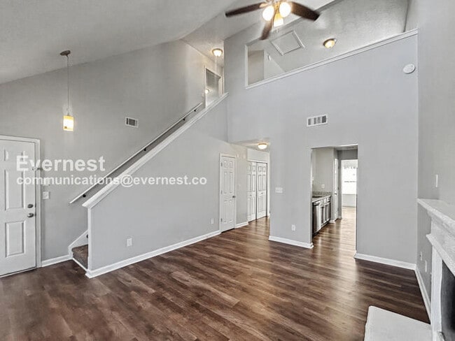 Building Photo - Spacious Home with Garage and Modern Features