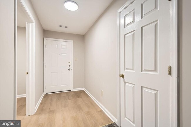 Building Photo - 8813 Stoneridge Cir