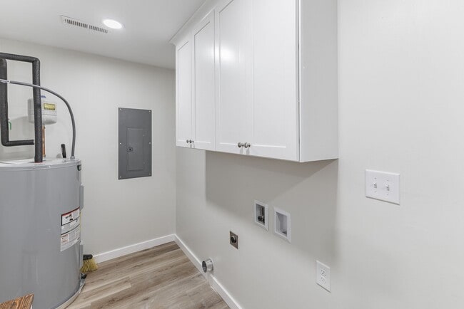 Building Photo - Close to downtown Athens! Beautifully renovated home with charm!