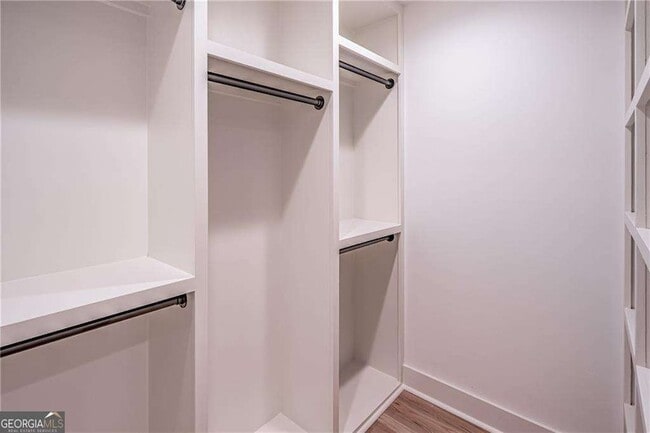 Building Photo - 605 Blake Ave SE