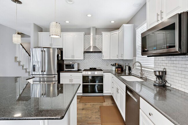 Building Photo - Beautiful Home in Tallyn's Ranch! Special ...