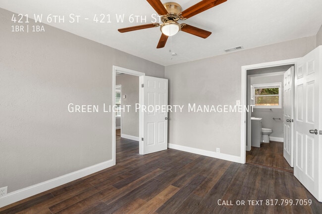 Building Photo - 421 W 6th St